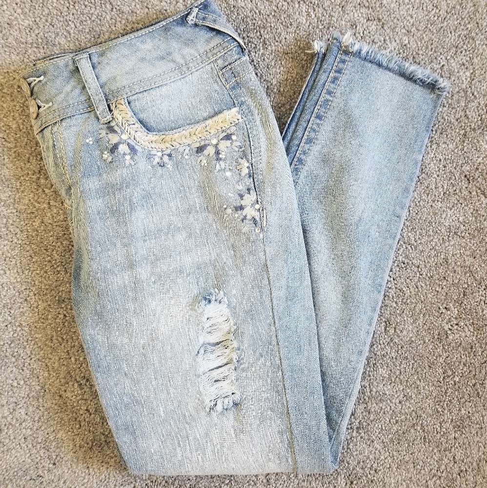 Light Blue Embriodered Wallflower Jeans Size 7